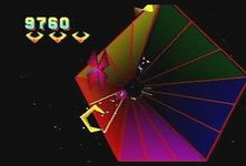 une photo d'Ã©cran de Tempest 2000 sur Atari Jaguar